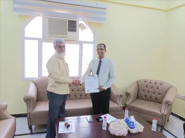 اتفاقية تعاون بين كلية الصيدلة بجامعة عدن ومؤسسة قمة عدن لتعزيز التدريب والبحث العلمي