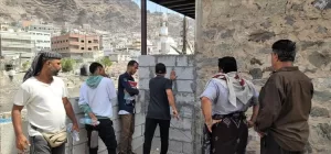 اخبار عدن – عدن: تنفيذ قرار إزالة تعدٍ بجوار أحد المباني الأثرية المرممة بدعم من اليونسكو