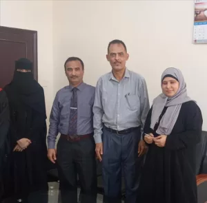 اخبار عدن – عميد كلية التربية في جامعة عدن يعبر عن دعمه لمؤسسة الأمل في تشجيع التفوق الأكاديمي