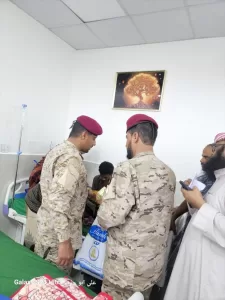 اخبار عدن – قائد اللواء الثاني “مشاه حزم” يلتقي بجريحى هجوم الحوثيين على قرى المسيمير ويعد بالرد.