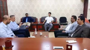 اخبار عدن – لقاء نائب وزير الشؤون القانونية وحقوق الإنسان مع موظفي الوزارة.