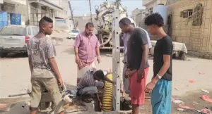 اخبار عدن – مدير عام الشيخ عثمان يطلب الإسراع في حل مشكلة تجمع مياه الصرف الصحي في منطقة الممدارة