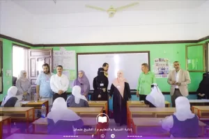 اخبار عدن – مسؤولون محليون وتعليمياً ورجال انتقالية يراقبون تقدم امتحانات الثانوية السنةة في