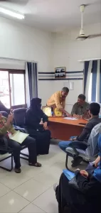 اخبار عدن – مكتب الرعاية الطبية في التواهي يعقد اجتماعًا لتقييم حملة الرش الضبابي ومناقشة أهم التحديات