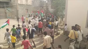 اخبار وردت الآن – استمرار الفعاليات التضامنية مع الشعب الفلسطيني في مديرية خنفر بمحافظة أبين