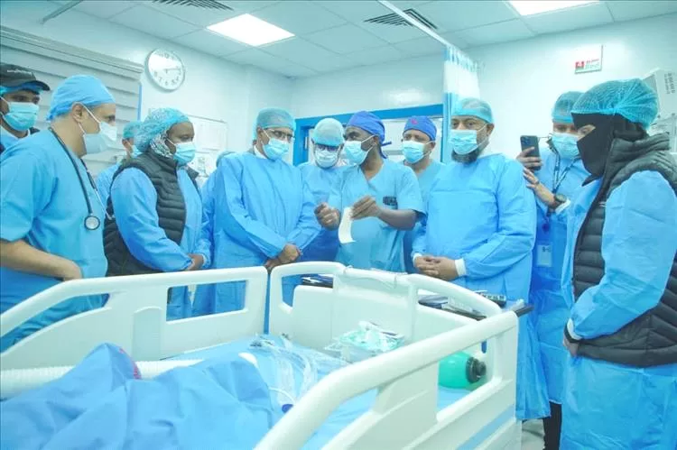 الأمين العام لمحلي حضرموت يدشن المرحلة الثانية من مشروع القلب للأطفال بمركز نبض الحياة بالمكلا