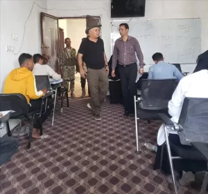 اخبار وردت الآن – الحضوري والرويشان يقومان بزيارة تفقدية لإمتحانات كلية عدن للعلوم الطبية والبرنامجية – قع