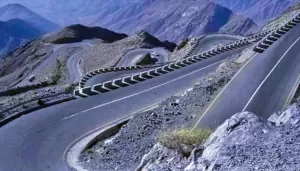 اخبار وردت الآن – توافق إعلامي وشعبي على أهمية إعادة فتح طريق عقبة ثرة لأسباب إنسانية واقتصادية