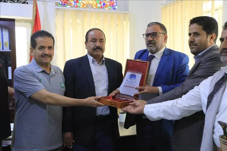 مؤتمر مأرب يُكرِّم مشروع مسام ويشيد بجهوده في نزع الألغام