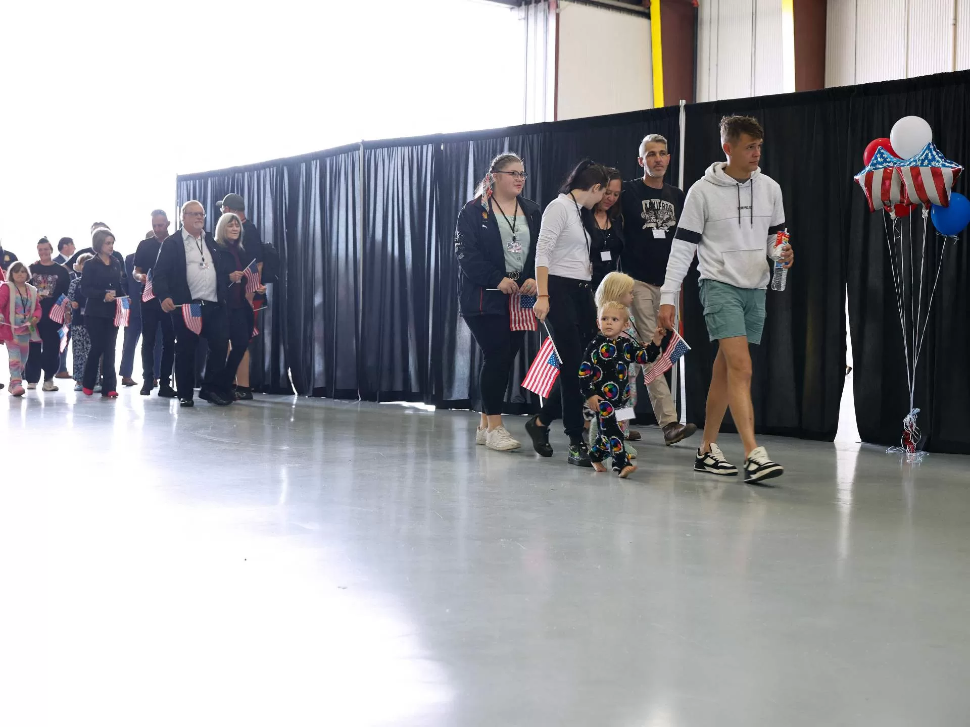 استفسار وإجابة: ما هي الأسباب وراء منح ترامب حق اللجوء للأفارقة؟