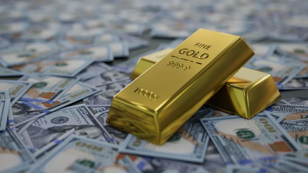 الذهب يتراجع والدولار يرتفع إثر حكم قضائي ضد رسوم ترامب