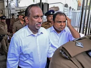 السجن مع الأعمال الشاقة لوزيرين في سريلانكا بتهمة الفساد.