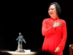 الفتاة الفيتنامية ضحية الحرب وسفيرة السلام