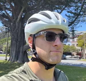 الفرح القريب لركوب الدراجات مع نظارات Ray-Ban Meta