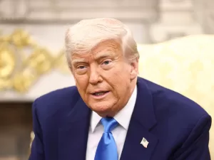 الكونغرس الأمريكي يوافق على قانون ترامب لتخفيض الضرائب