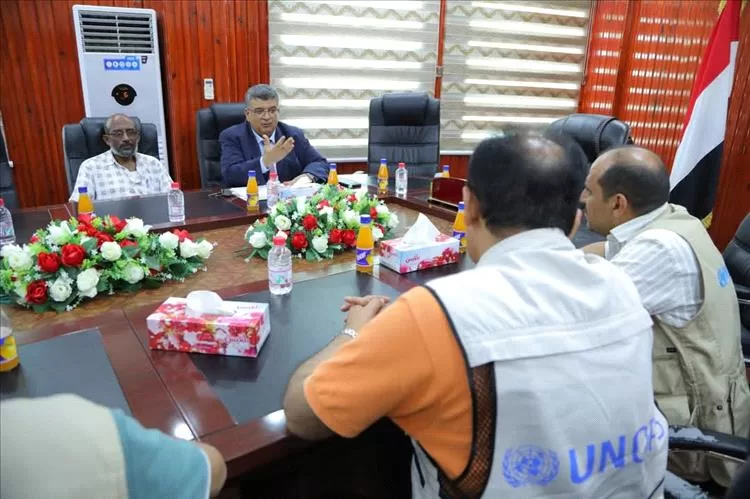 الأمين العام لجامعة المهرة يلتقي بمدير البرامج في مكتب الأمم المتحدة لخدمات المشاريع (UNOPS)