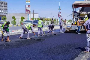 اليمن اليوم اخبار المحافظات – تدشين مشروعي سفلتة مقطع جديد بشارع الشهيد قطن بعتق وصيانة شوارعها
