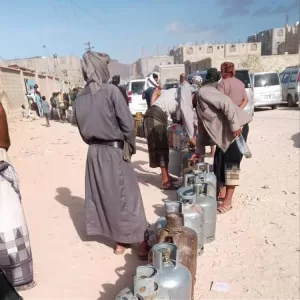 اليمن اليوم اخبار المحافظات – شبوة.. أزمة الغاز المنزلي تتفاقم عقب إغلاق محطات تعبئة المركبات في عتق