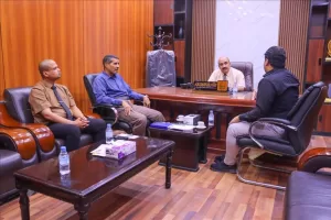 اليمن اليوم اخبار المحافظات – لقاء يناقش البدء في تزويد عدد من المدارس و الثانويات بالطاقة الشمسية وتح