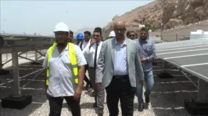 اليمن اليوم اخبار المحافظات – مدير هيئة المصائد السمكية يدشّن مشروع الطاقة الشمسية بمركز الإنزال السمك