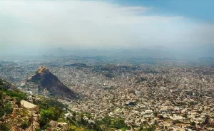 اليمن اليوم اخبار المحافظات – مليشيات الحوثي الارهابية تستهدف الأحياء السكنية شمالي تعز وتفجر منزل موا