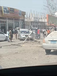 اليمن اليوم اخبار عدن – حادث مروري أمام مطعم شواطئ عدن بكورنيش المحافظ دون إصابات