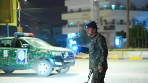 اليمن اليوم اخبار عدن – ضبط 3 أشخاص بحوزتهم مواد مخدرة وأدوات شعوذة في خور مكسر