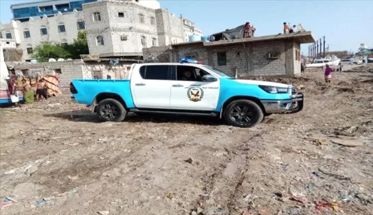 عودة النظام إلى ساحل صيرة: حملة لإزالة المخالفات تشهد دخول أول دورية شرطة منذ 30 عاماً