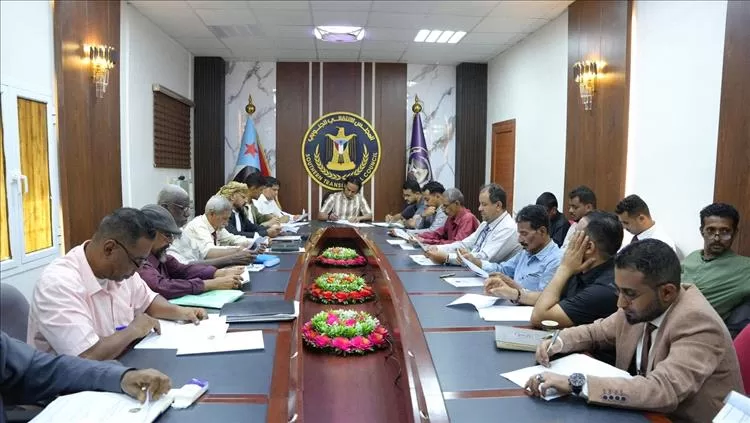 قيادة انتقالي عدن تؤكد دعمها لمطالب الوقفة النسوية وتثني على سلميتها