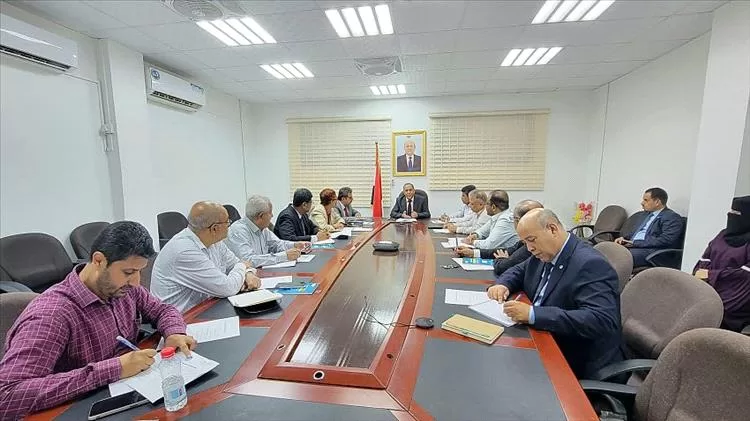 وزير الصناعة يدشن أعمال اللجنة الوطنية لتنظيم سلامة الغذاء