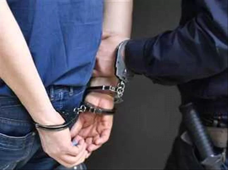 إدارة البحث الجنائي بوادي حضرموت تلقي القبض على متهم بسرقة ذهب ومبالغ مالية