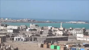 اليمن اليوم اخبار وردت الآن – حمى الضنك تعود إلى المخا: حالتين وفاة وتحذيرات من تفشٍ كارثي في ظل ضعف ا