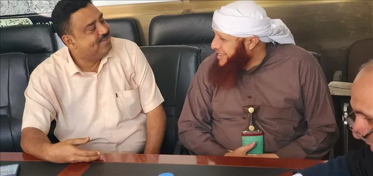 لقاء بين الشيخ علي القاضي مفتي محافظة تعز والأستاذ الكمالي المدير التنفيذي لمركز مسارات
