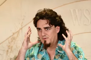 انتصار لبالمر لوكey: ميتا وأندوريل تعملان على سماعات الواقع المختلط للجيش