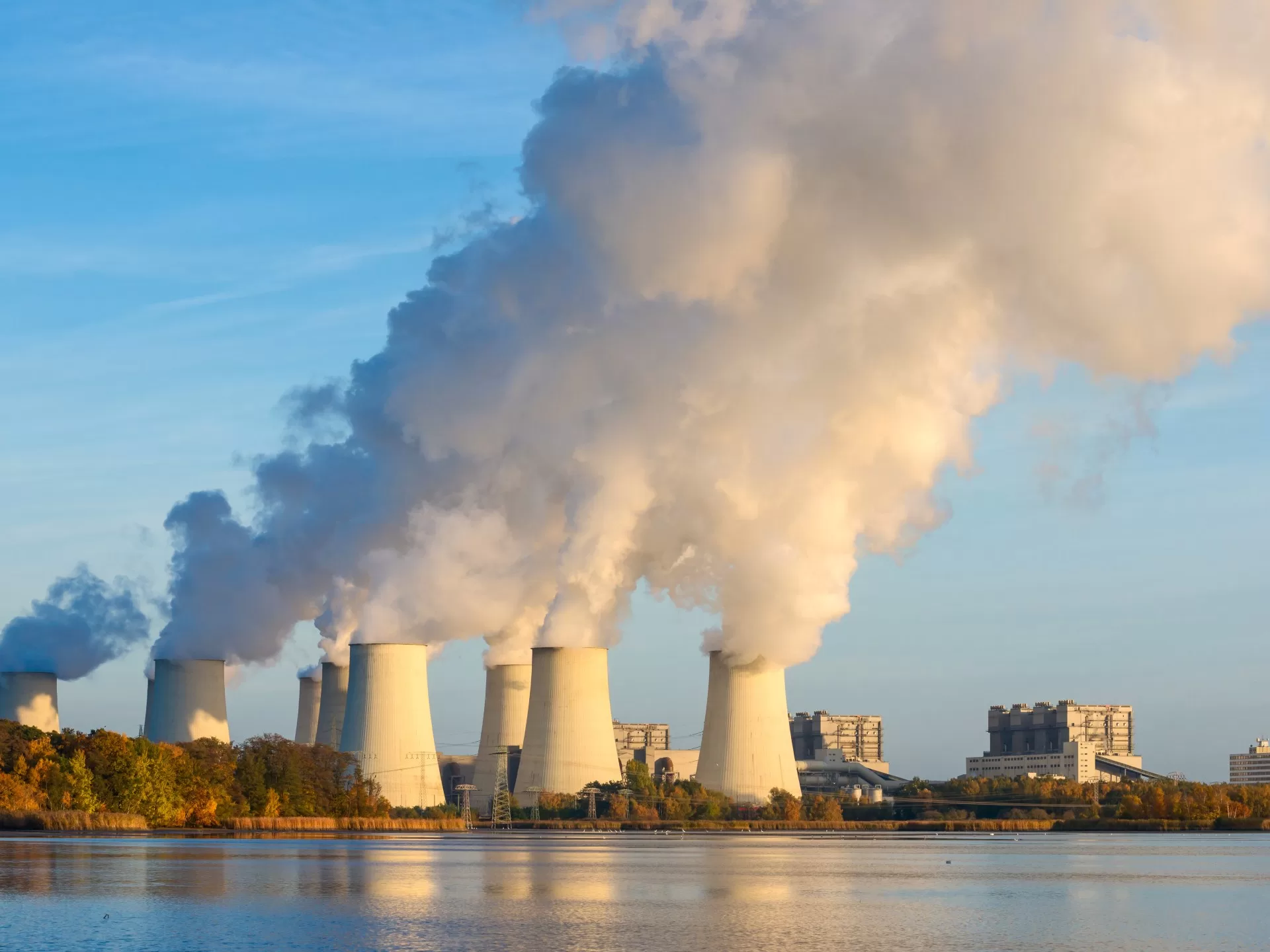 تراجع انبعاثات الكربون بالصين وارتفاعها بالولايات المتحدة وأوروبا