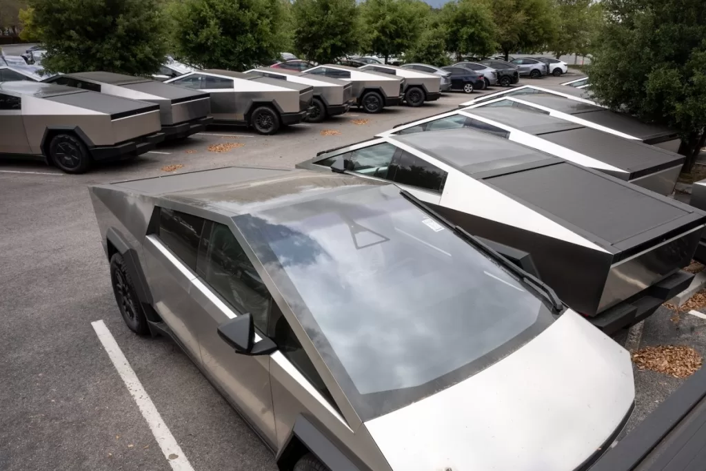 Tesla Cybertrucks