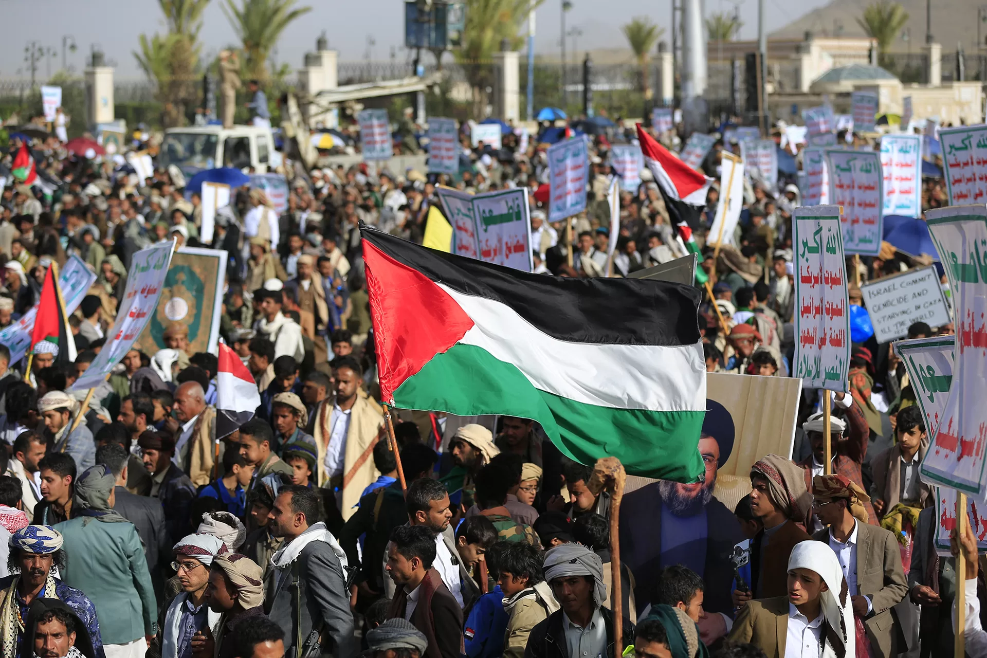 تظاهرات ضخمة في اليمن والمغرب تأييدًا لغزة