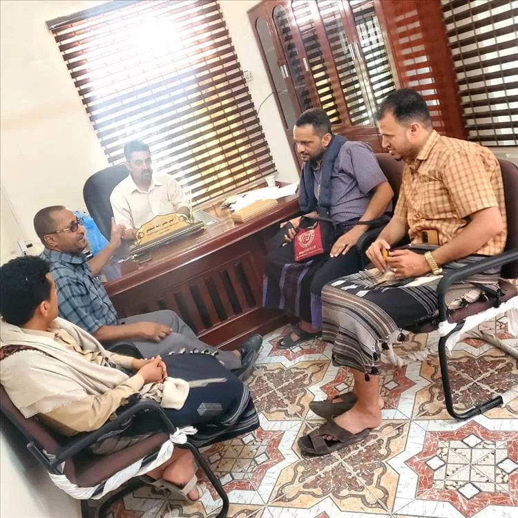 لقاء تشاوري بين التأمينات الاجتماعية والغرفة التجارية ومديري منشآت القطاع الخاص في الضالع