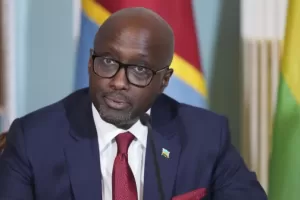 تقول رواندا إنها تتحدث مع الولايات المتحدة حول أخذ المرحلين في الدول الثالثة. هذا هو السبب