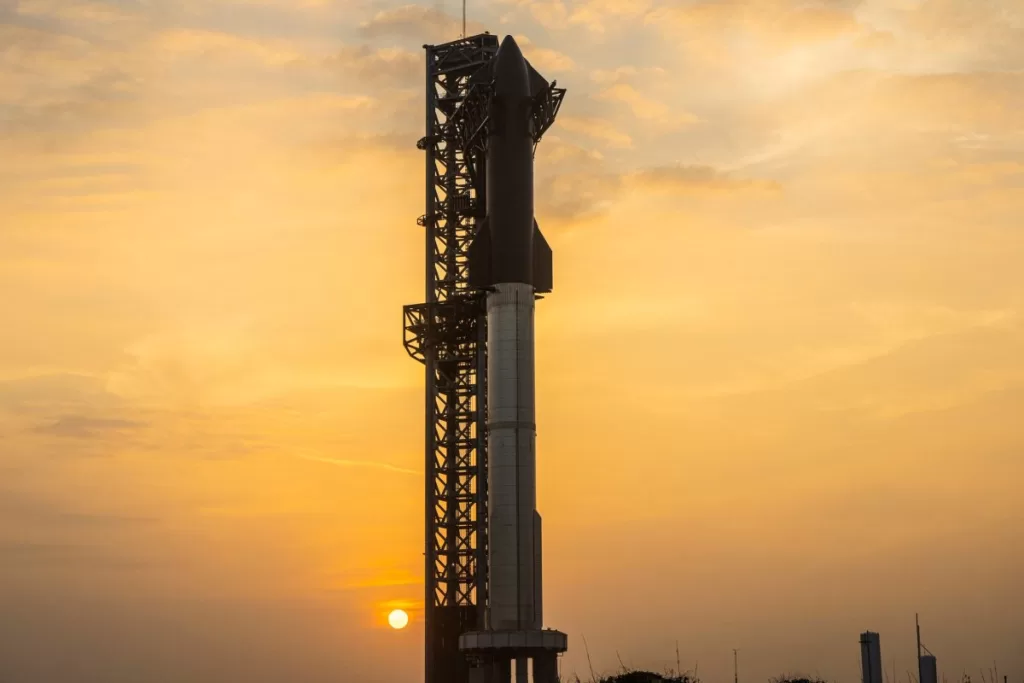 SpaceX Starship fully stacked