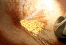 Artisanal gold mining. Image by planetGOLD Peru