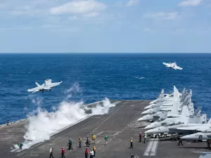 خبير عسكري: انسحاب حاملة الطائرات “ترومان” يعكس رسالة استقرار لإيران