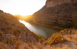 درب XTX بطول 1550 ميل: النسخة التكساسية من درب كريست الهادئ