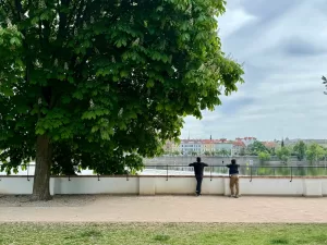 سفر العائلة إلى أوروبا: كيفية زيارة فيينا وبراغ وبودابست مع الأطفال – باستخدام النقاط