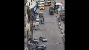 شاهد الاحتلال يصيب فلسطينيا ويعتدي عليه بمخيم قلنديا في القدس