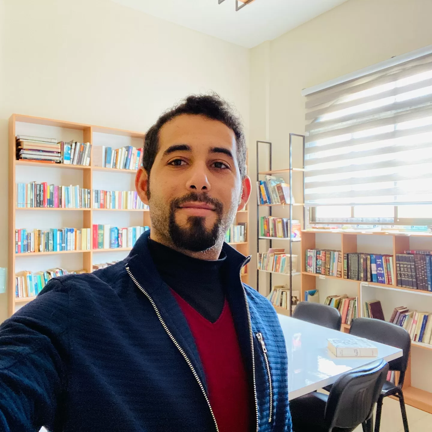 فاز بجائزة “بوليتزر” الأمريكية.. مصعب أبو توهة: نتمنى العودة إلى يافا ومنزلنا المدمّر في غزة