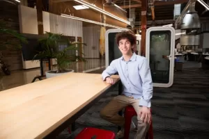 كونتكس تحصل على 11 مليون دولار لبناء مجموعة مكاتب مدعومة بالذكاء الاصطناعي