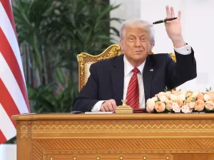 كيف غيّر ترامب ملامح الإستراتيجية الأمريكية في المنطقة خارج إطار العلاقة مع إسرائيل؟