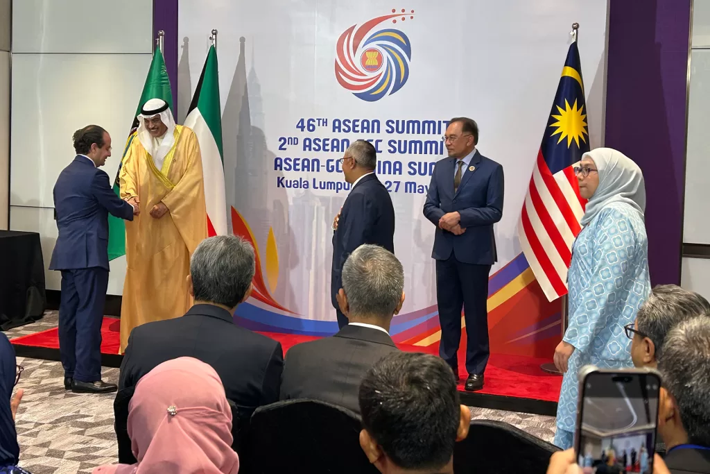 ماليزيا تحاول استعادة حلقة الوصل بين شرق آسيا وغربها