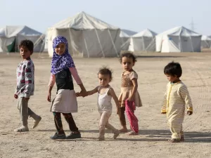 مسؤول دولي: 50% من أطفال اليمن يواجهون نقص التغذية